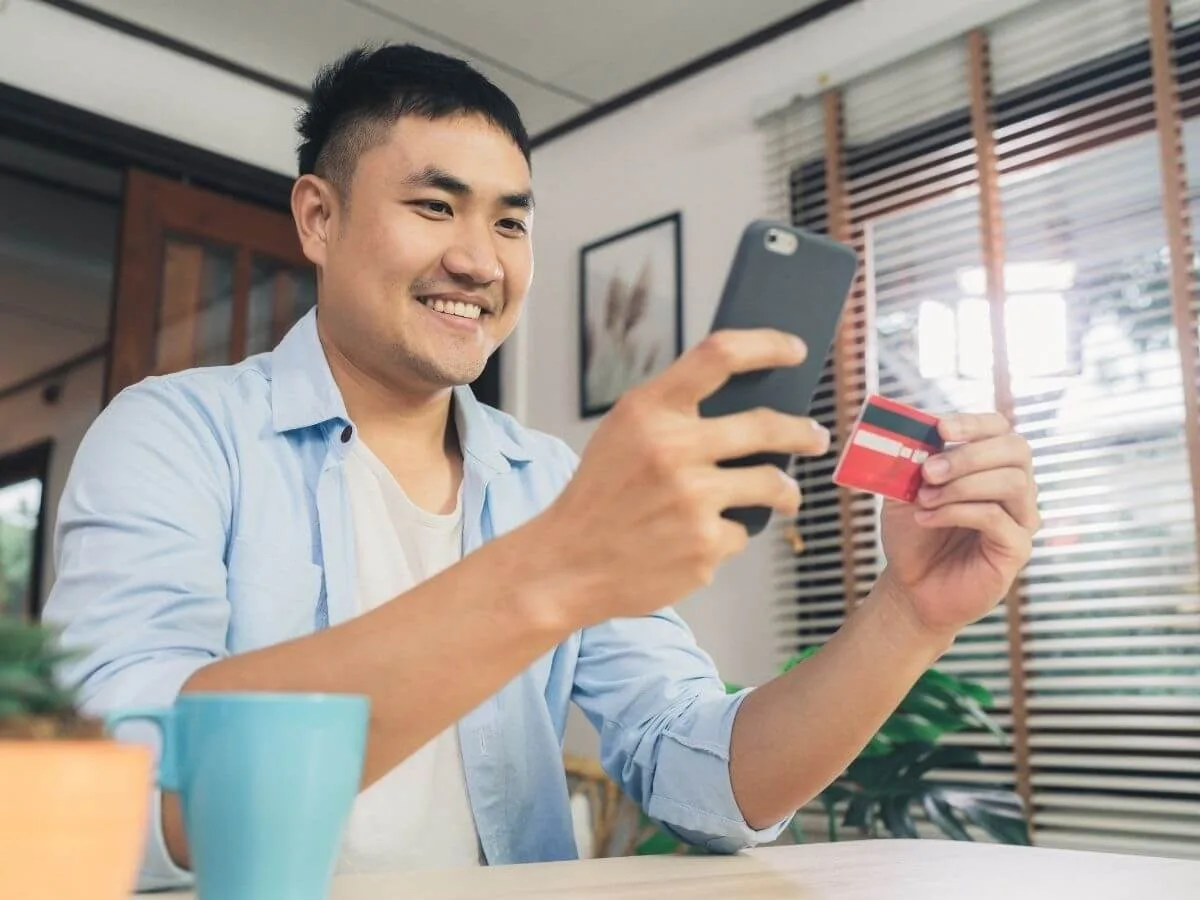 mobile app marketing using whatsapp blast and shopify