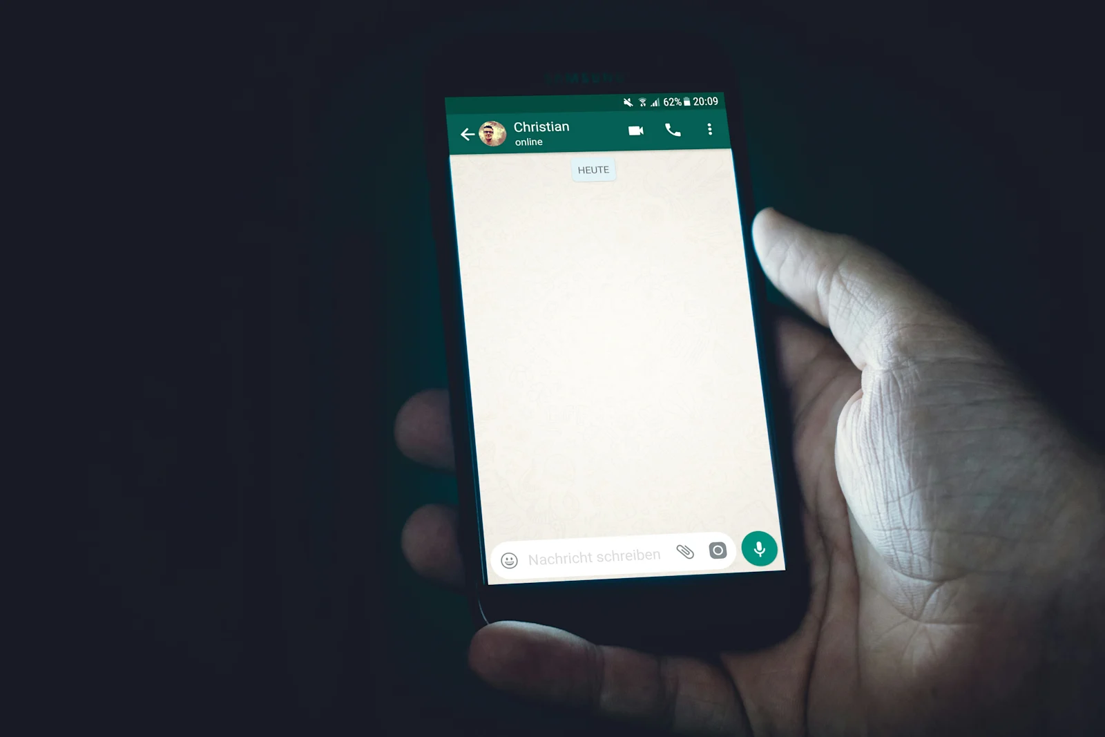 Keamanan dan Privasi Menggunakan 2 WhatsApp dalam 1 HP