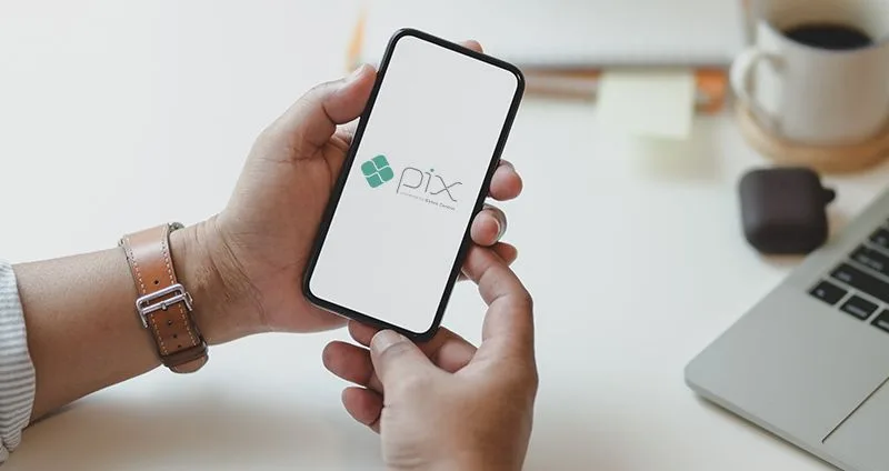 O pagamento para empresas no WhatsApp Pay aceita PIX, além de cartões Visa e Mastercard.