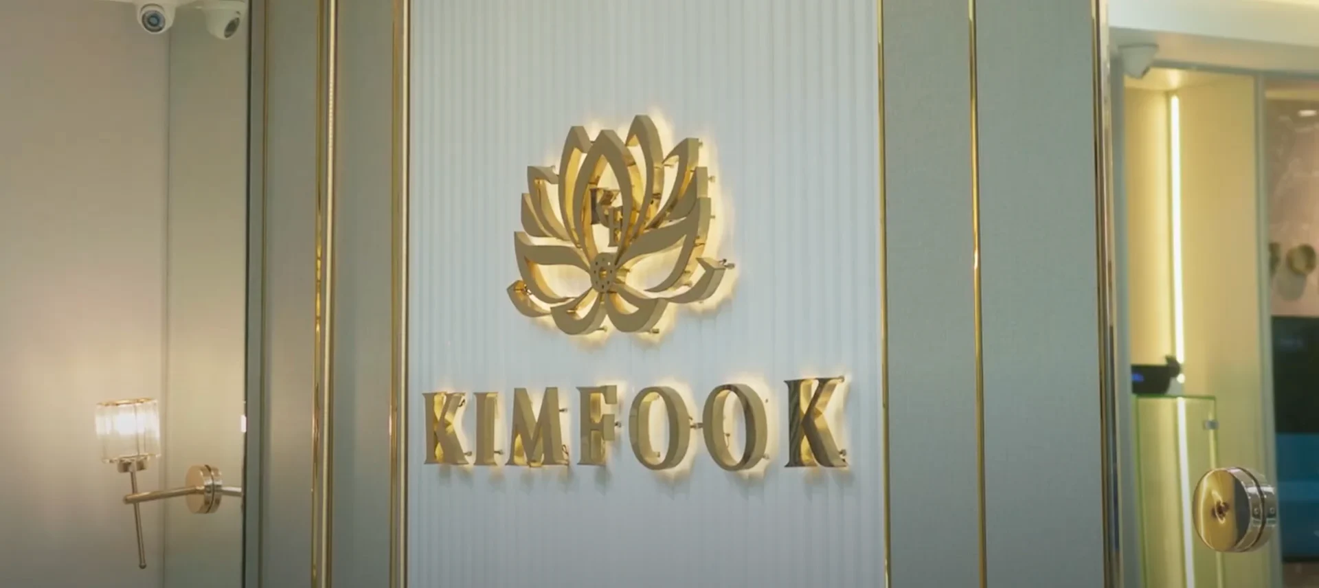 Kimfook Jewelry Menggunakan SleekFlow untuk Chat Commerce