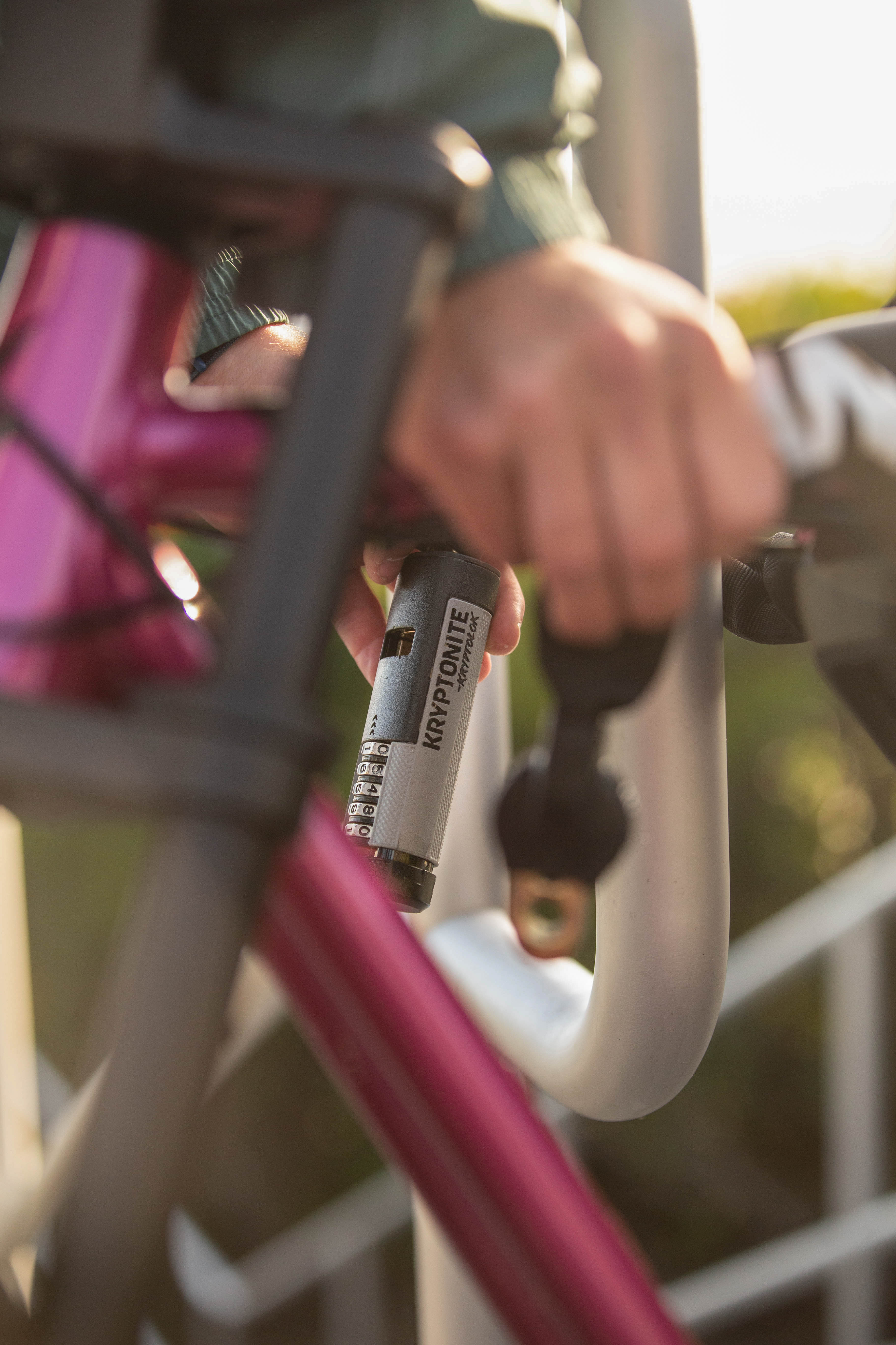 Lifestyle image of Kryptonite Kryptolok 990 Combo Integrated Chain on bike