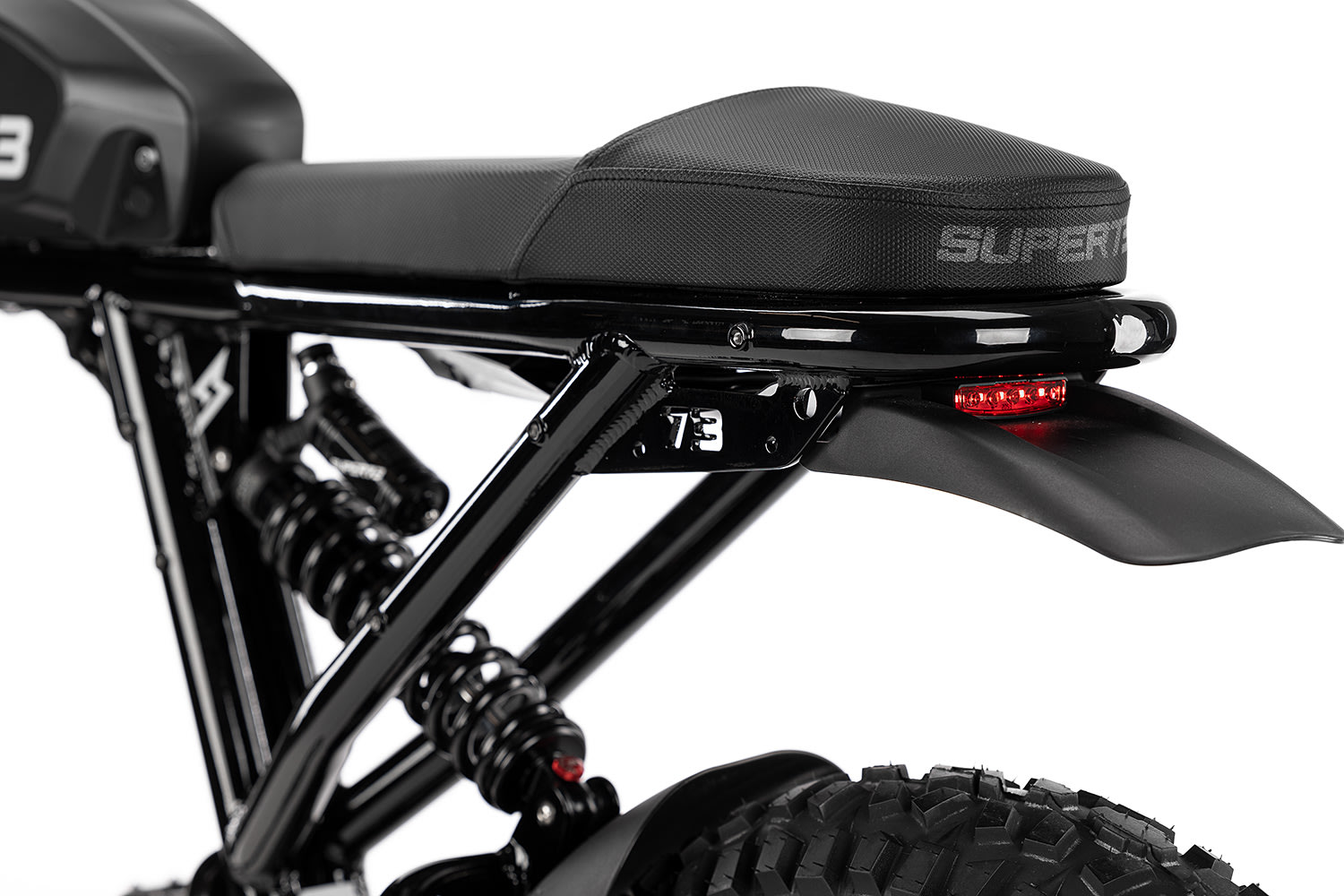 Closeup of the Super73-RX Mojave in Obsidian black seat