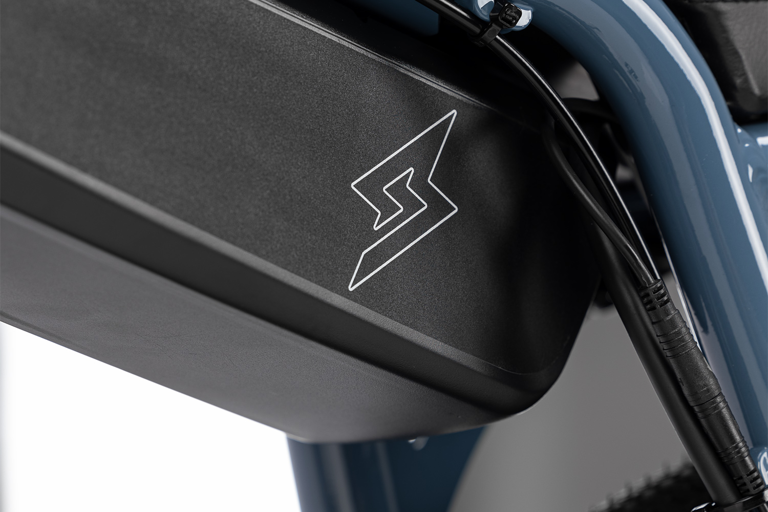 Closeup of the Super73-Z Miami in Panthro Blue battery