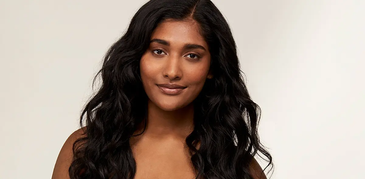 How to Dry Your Hair Without Frizz_Featured Image