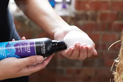 How to Get Curly Hair: Styling Tips for Straight, Wavy and Curly Hair_Featured Image