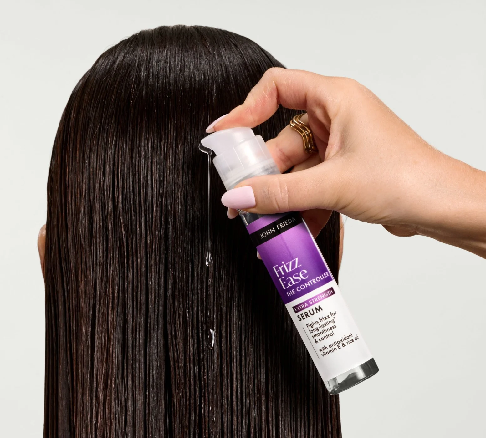 Martyna - Brunette - Serum 250730 JOHNFRIEDA 131 - THE CONTROLLER-1553x1400
