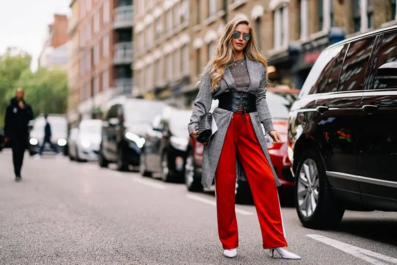 the_best_street_style_at_london_fashion_week_spring_2018-46_IMG