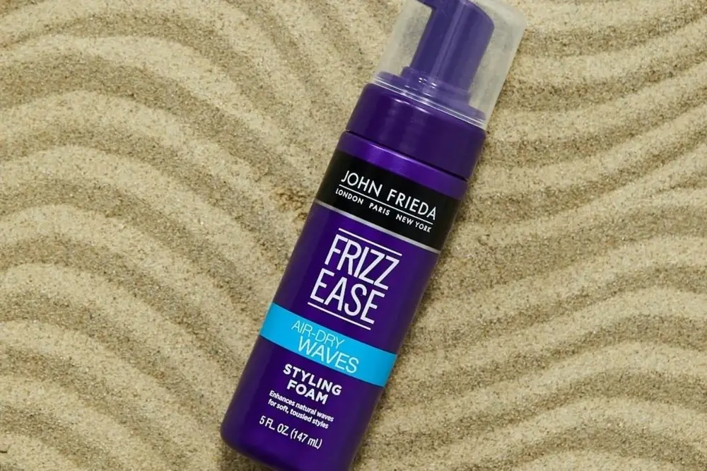 How to Get Wavy Hair: Top Techniques for Getting Gorgeous Beach Waves_Featured Image