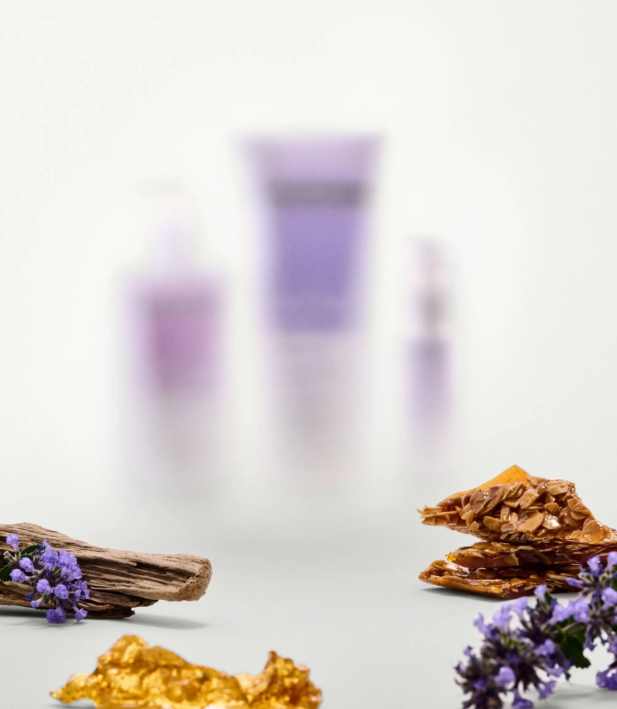 blonde-2025 10 16 JOHN FRIEDA BEFORE AFTER SHOT 11 STILL LIFE PILLAR FRIZZ 007-2000x2300