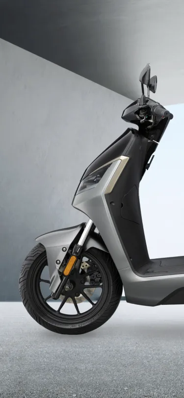 Experience the epitome of urban mobility with the KYMCO S7, an electric motorcycle meticulously designed and engineered for everyone's effortless navigation.