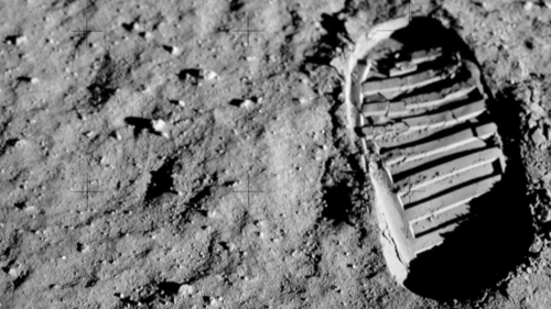 Apollo 11: the fight for the first footprint on the moon