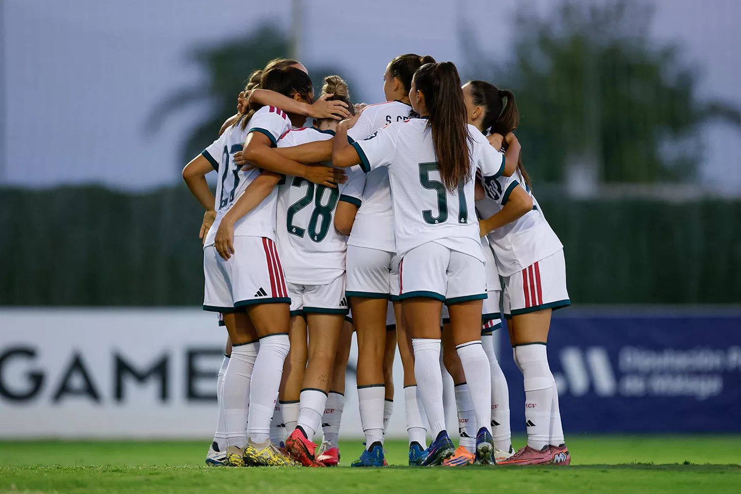 El equipo celebrando el segundo gol en la segunda parte