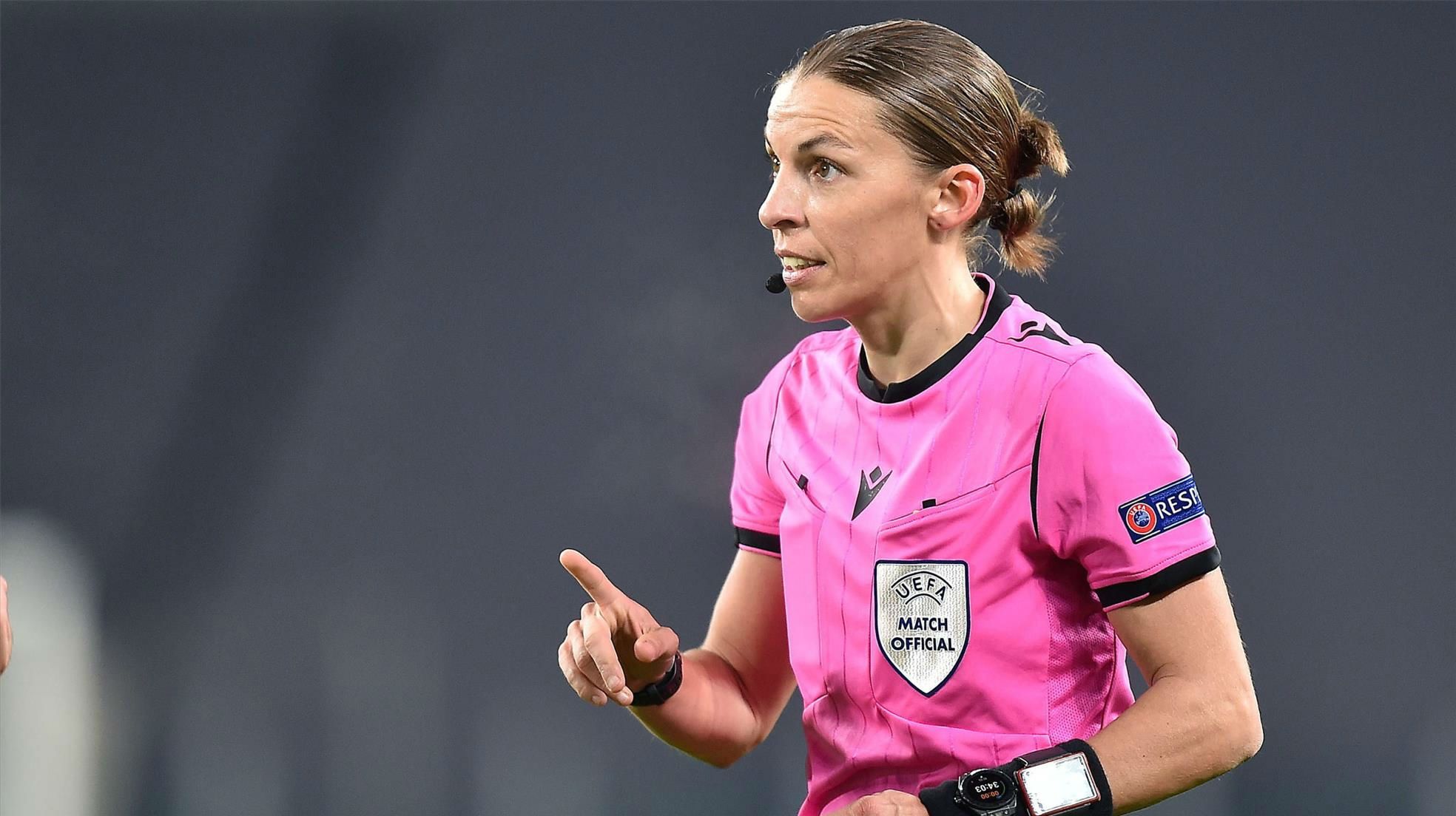 Stéphanie Frappart, árbitra de los Cuartos de Final de la UWCL