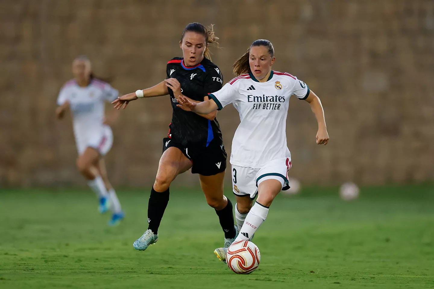 Janou Levels con el Real Madrid antes del Sevilla FC | Pretemporada 2026/27