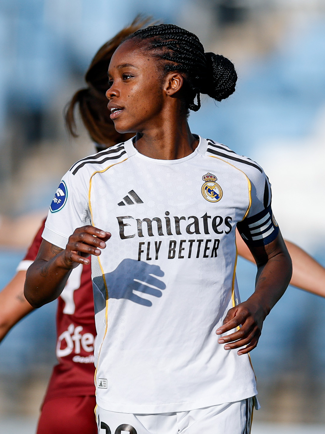 Linda Caicedo como capitana del Real Madrid durante el partido vs DUX Logroño