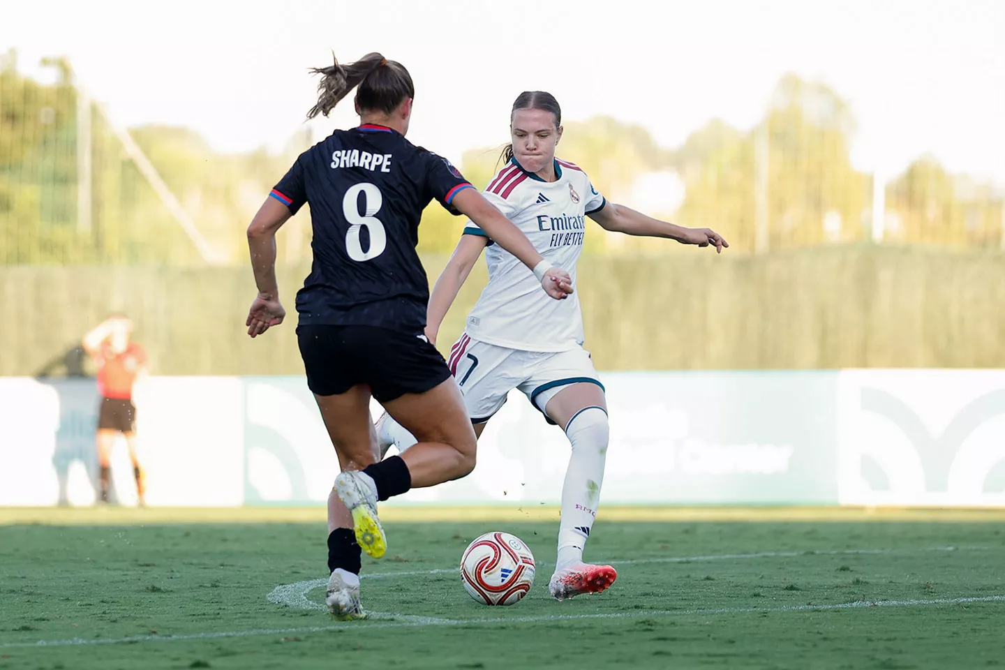 Lotte Keukelaar con el Real Madrid antes del Sevilla FC | Pretemporada 2026/27