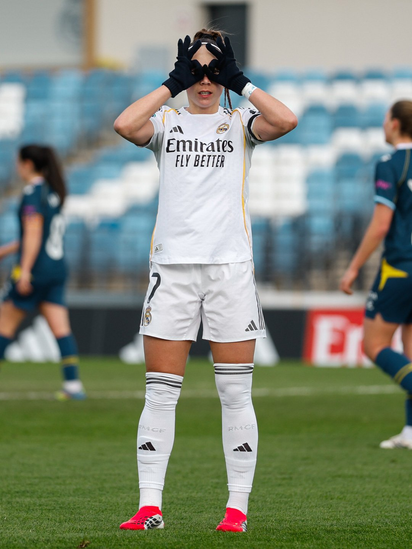 Athenea del Castillo con el Real Madrid