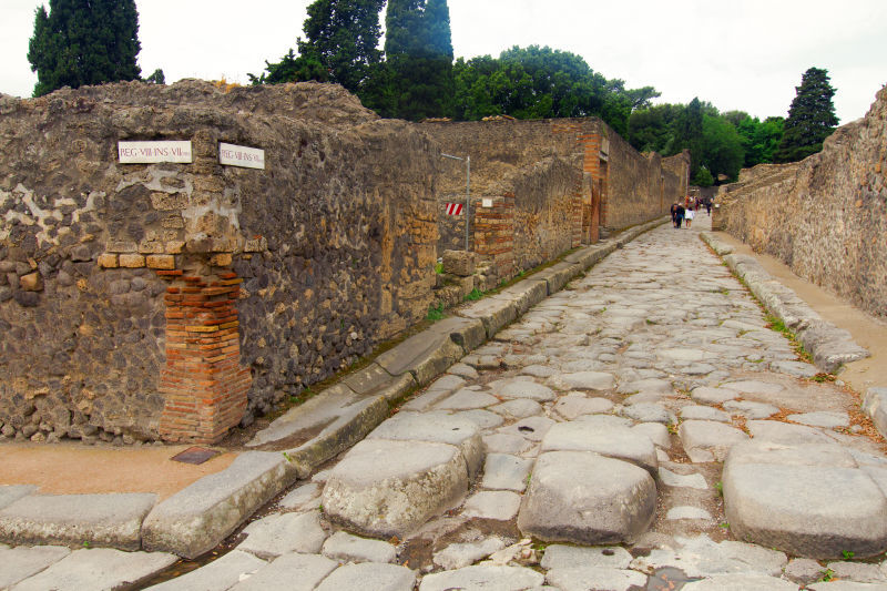 The streets of Pompeii haven't changed all that much in the last 2,000 years, even if the surroundings have