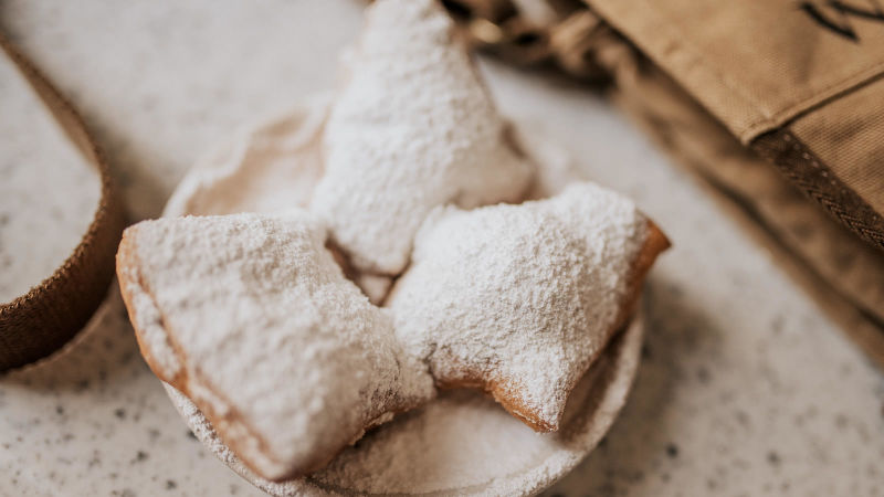 Round off your day with a delicious New Orleans beignet from Cafe du Monde.
