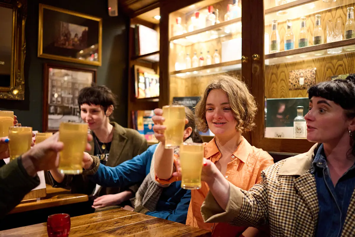 Tastes, Tales & Traditional Ales: Food Tour of London's Historic Pubs