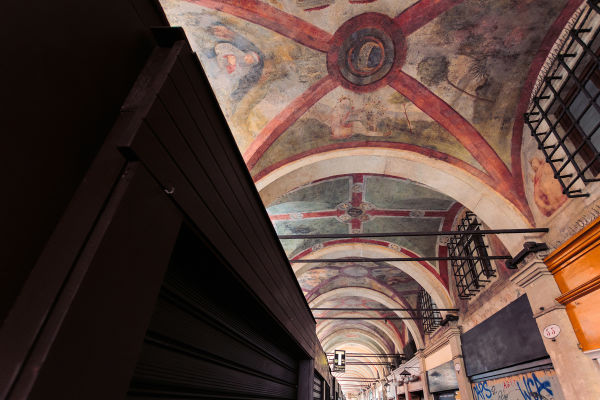 Venice is full of surprises, like this loggia with beautiful frescoes. 
