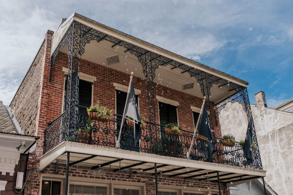 The second half of your day starts with an amazing tour through the French Quarter.
