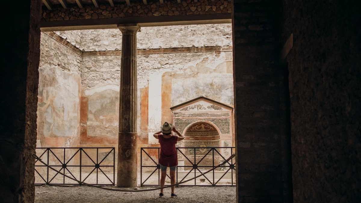Walks-20190625-Rome - Pompeii from Rome, Amalfi-0232-16x9