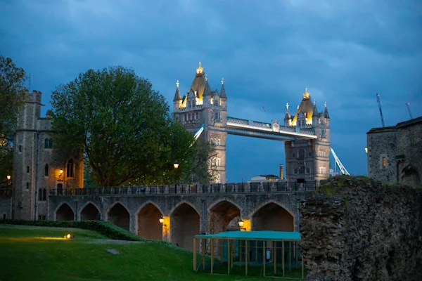 VIP Tower of London Night Tour & Ceremony of the Keys | Walks Tours
