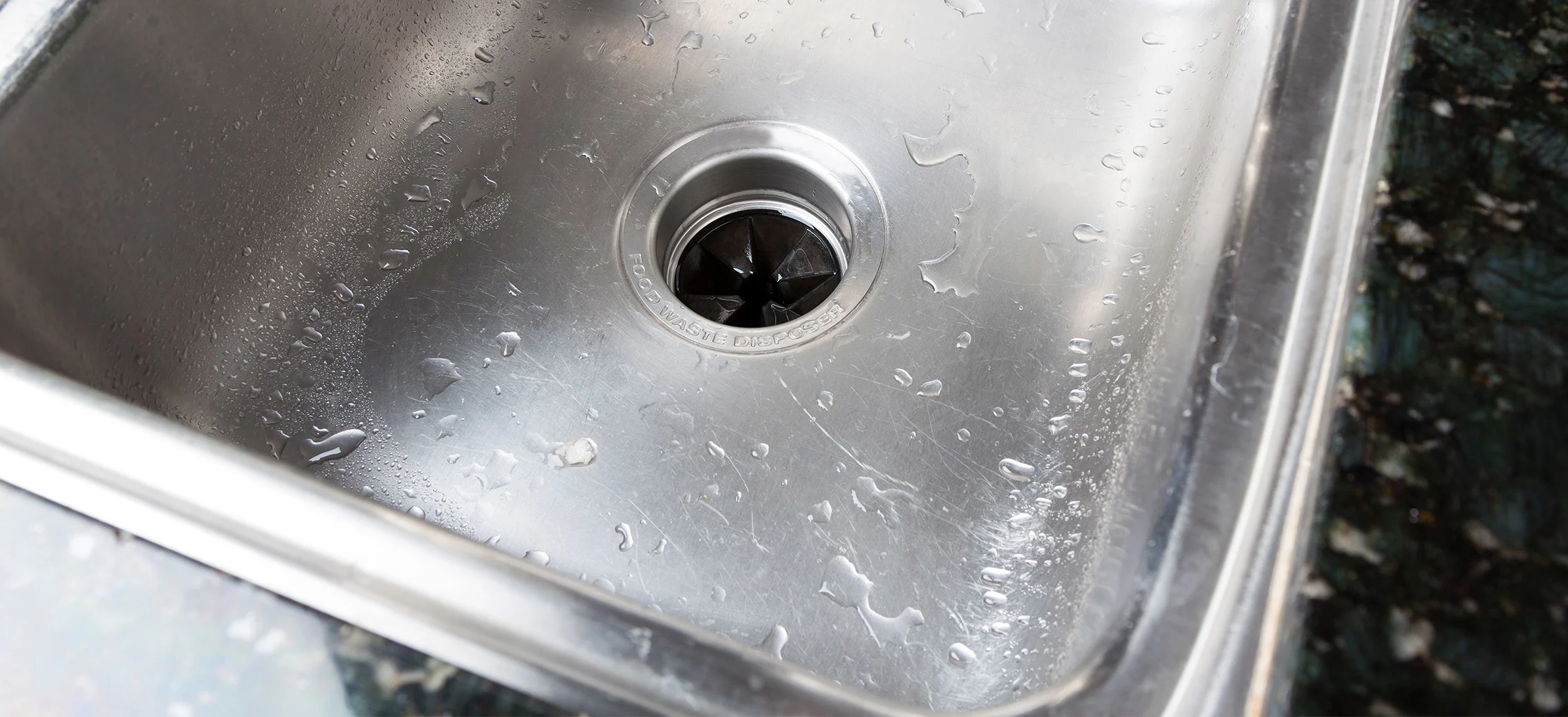 Wet kitchen sink