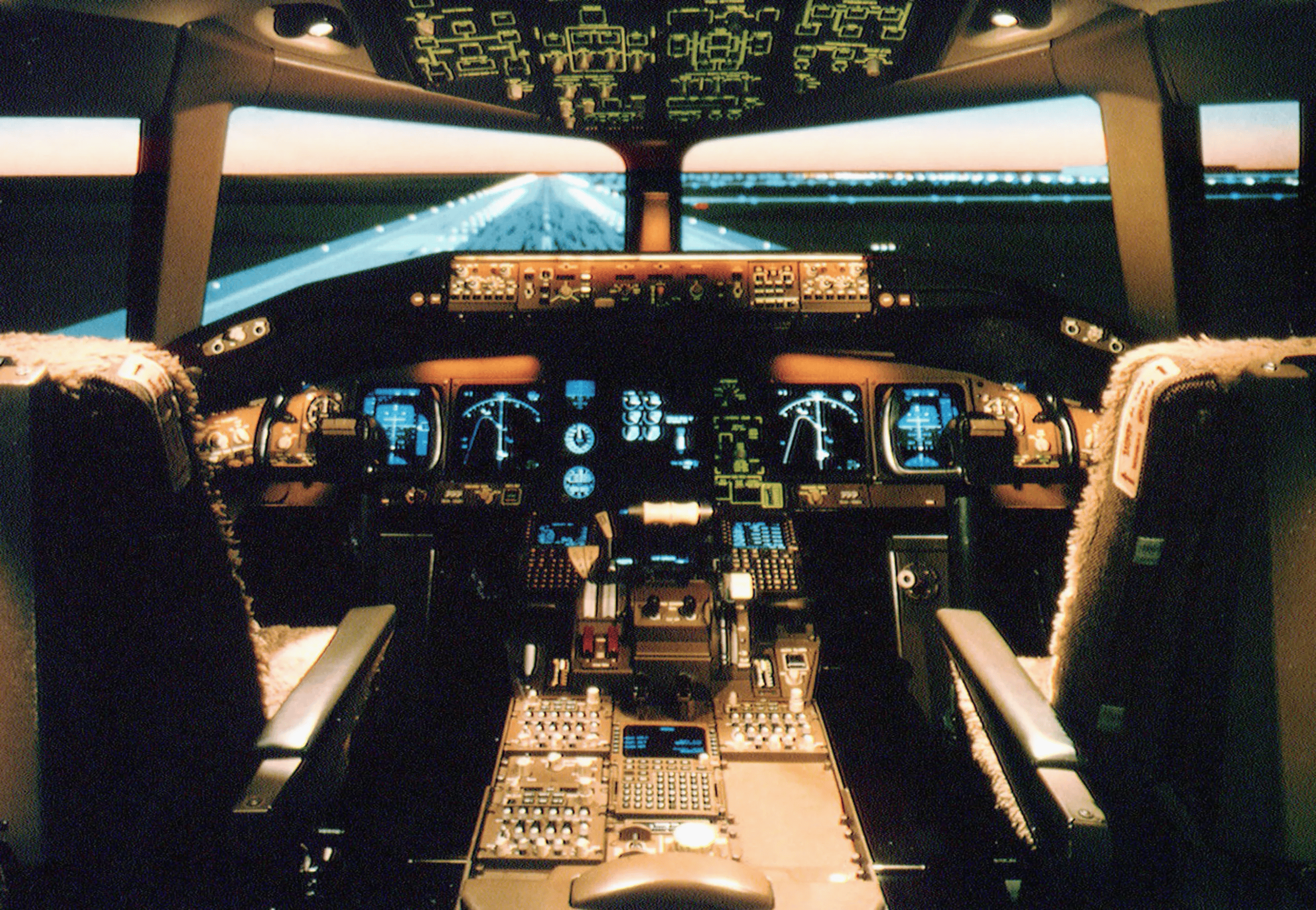 Boeing 777 cockpit