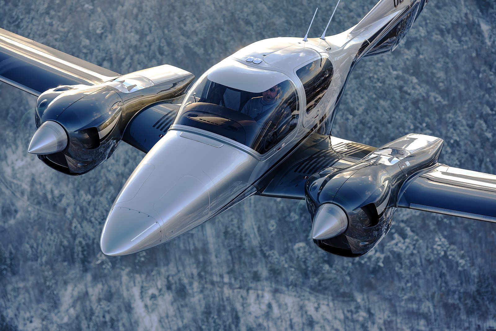 Diamond DA42 Twin Star 02