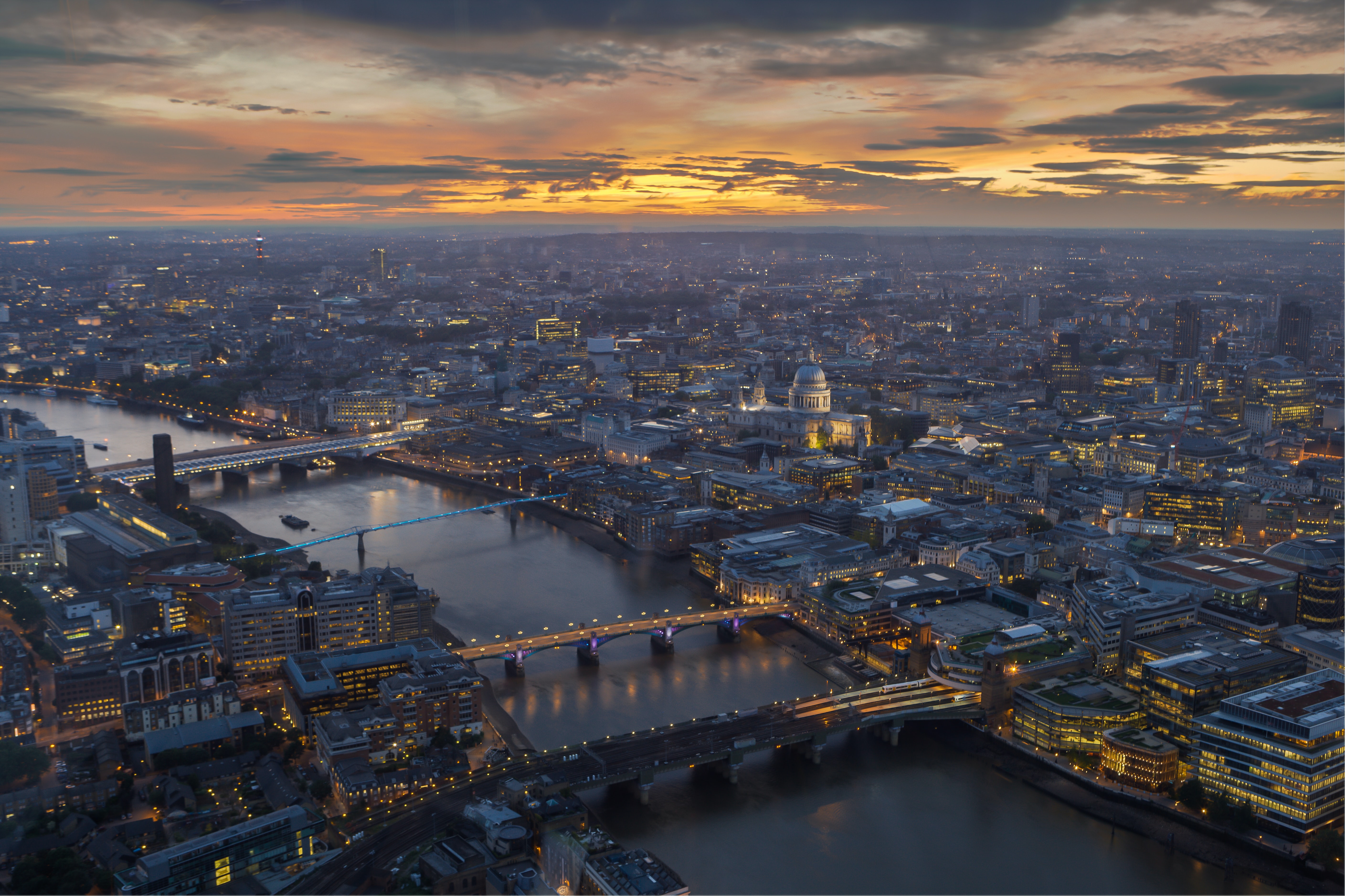 Areal shot of London at dusk