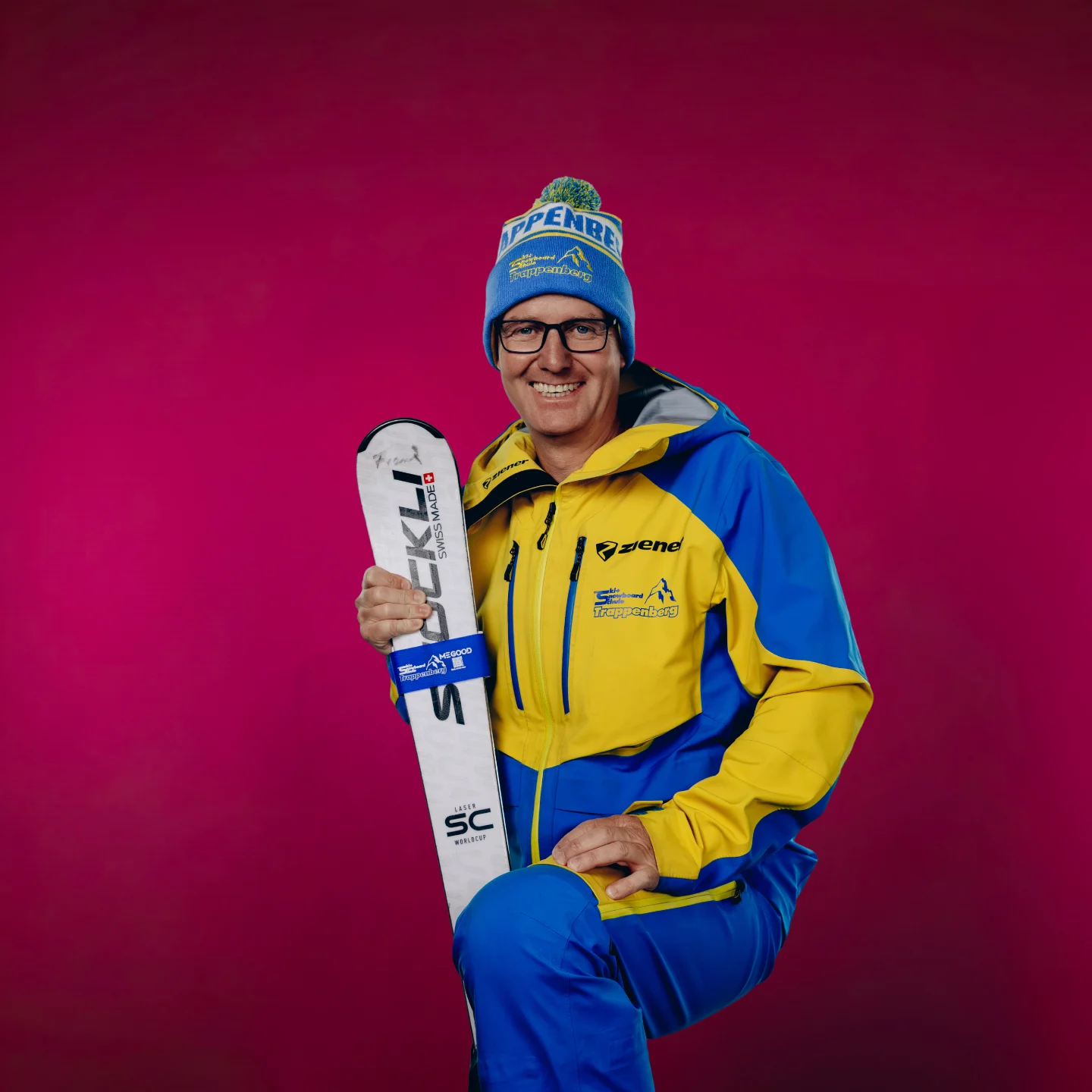 Portrait von Frank Schembs mit Skiausrüstung