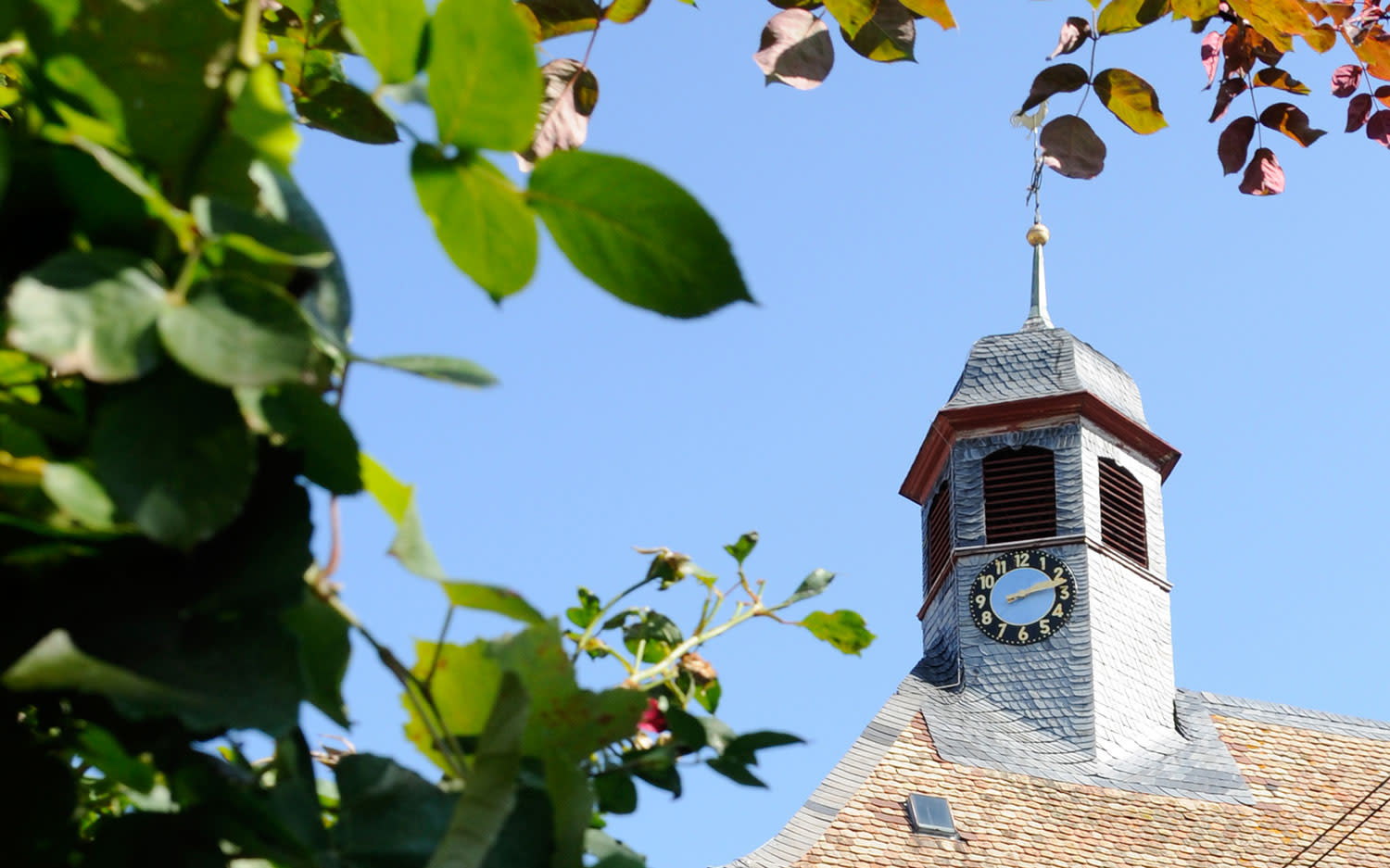 Der Kirchturm von Gau-Heppenheim