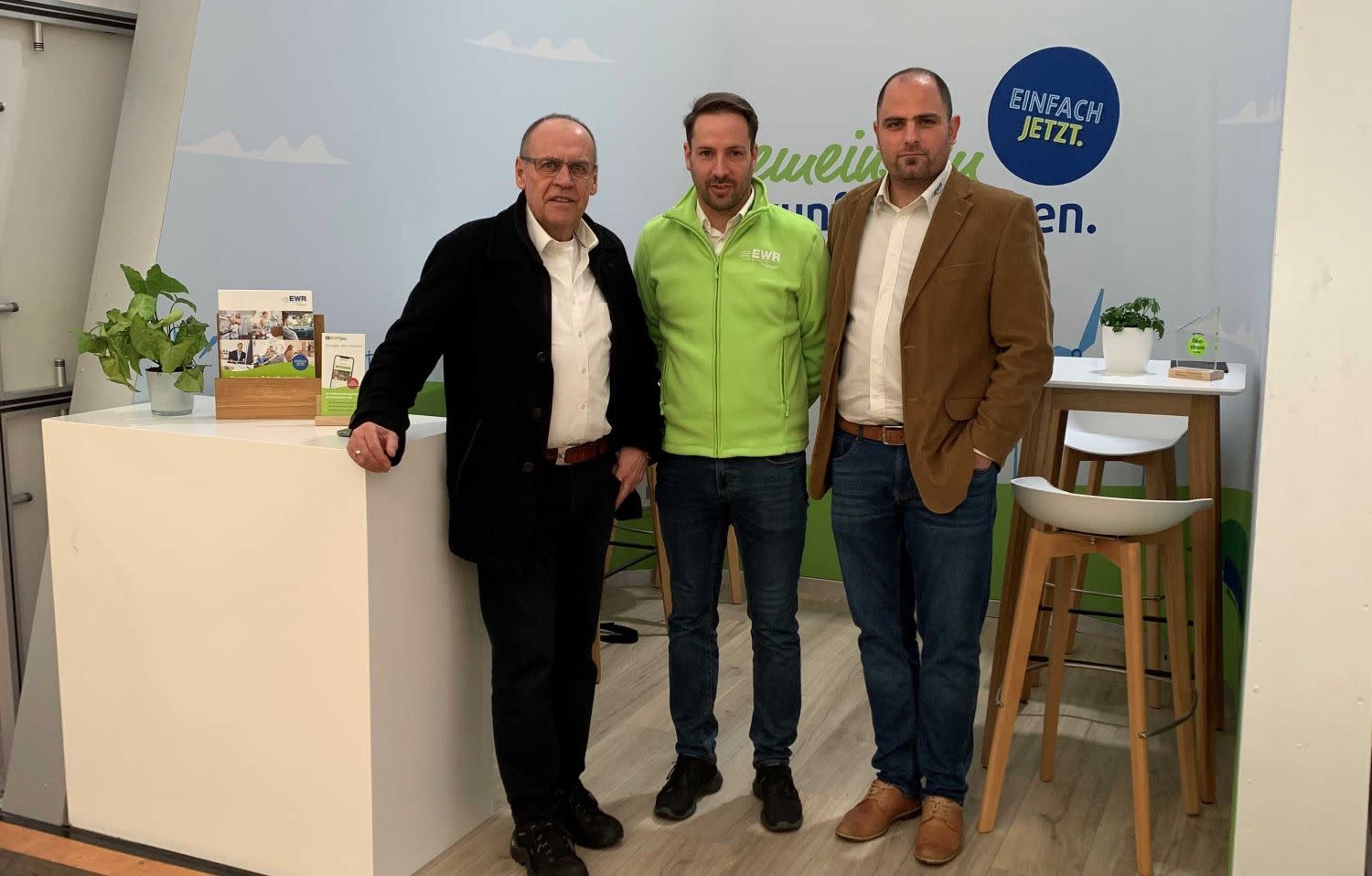 Titelbild Drei EWR-Mitarbeiter auf den Agrartagen in Mainz