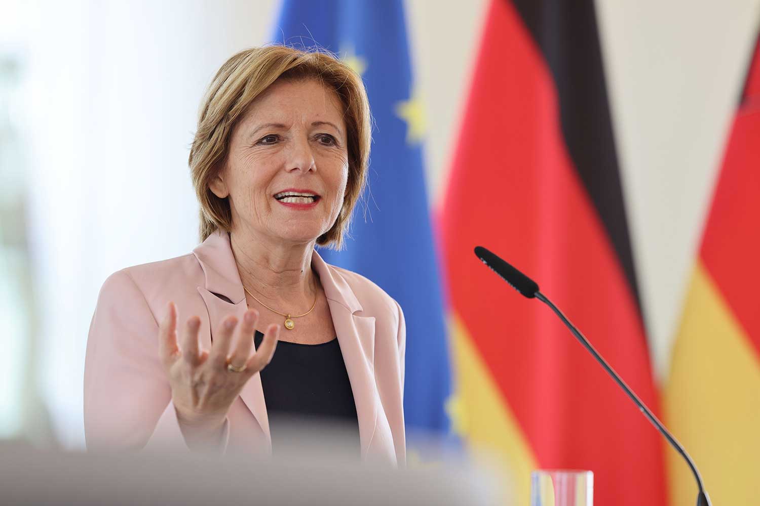 Ministerpräsidentin Malu Dreyer spricht beim Bündnistreffen Demokratie gewinnt vom 11. März 2024