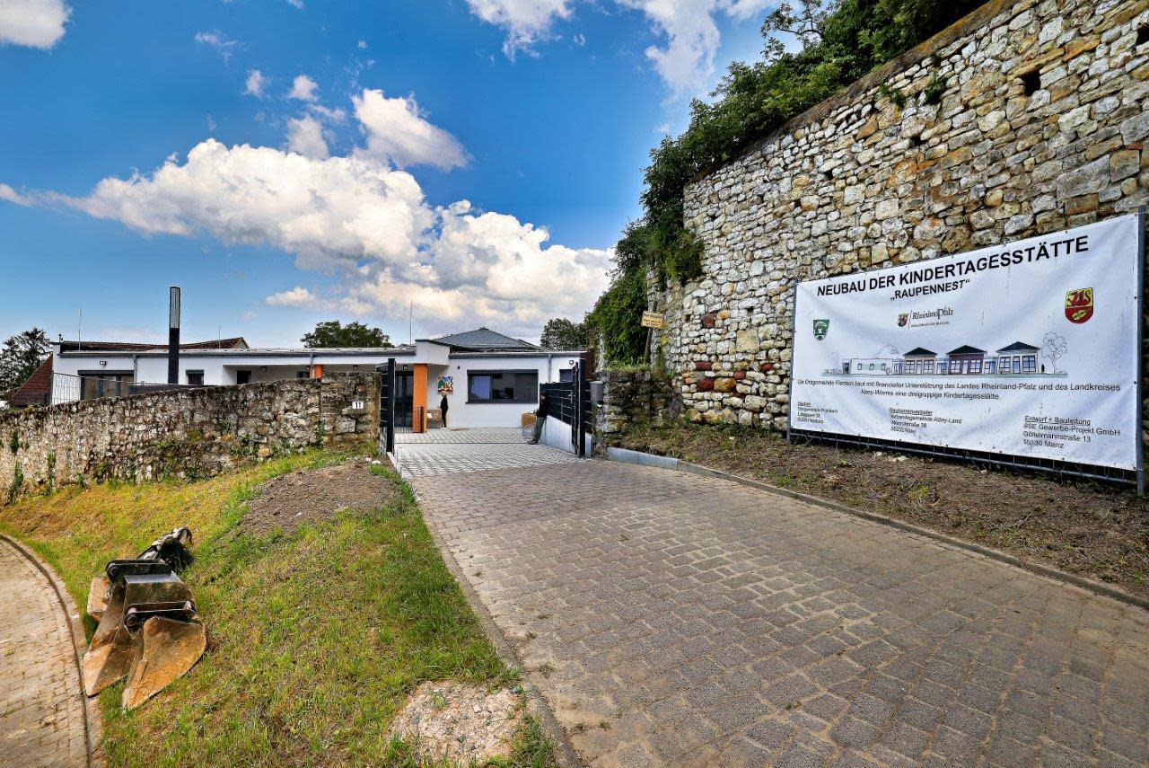 Die neue Kita wurde mitten im Ort am Dorfgraben errichtet