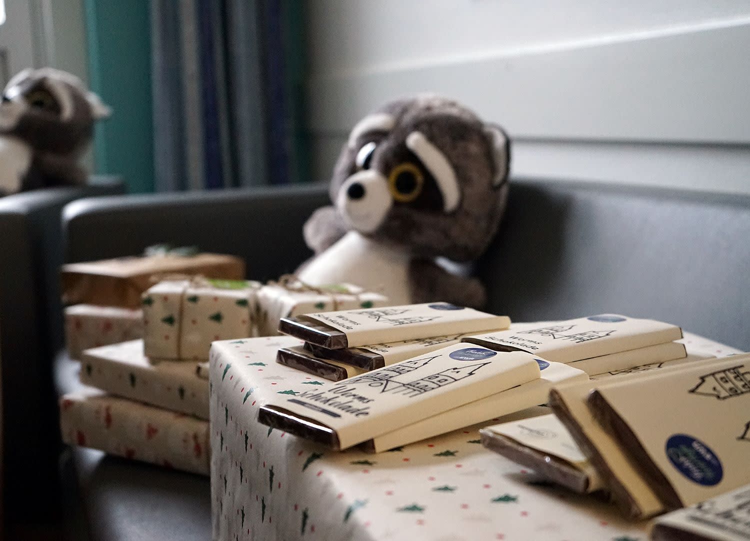 alt = 'Geschenke für Kinder mit Stofftieren"