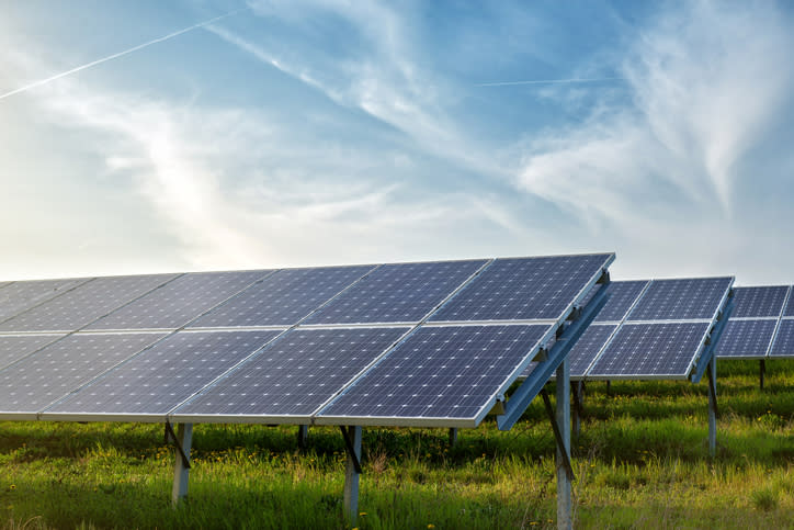 Photovoltaikanlage auf Feld