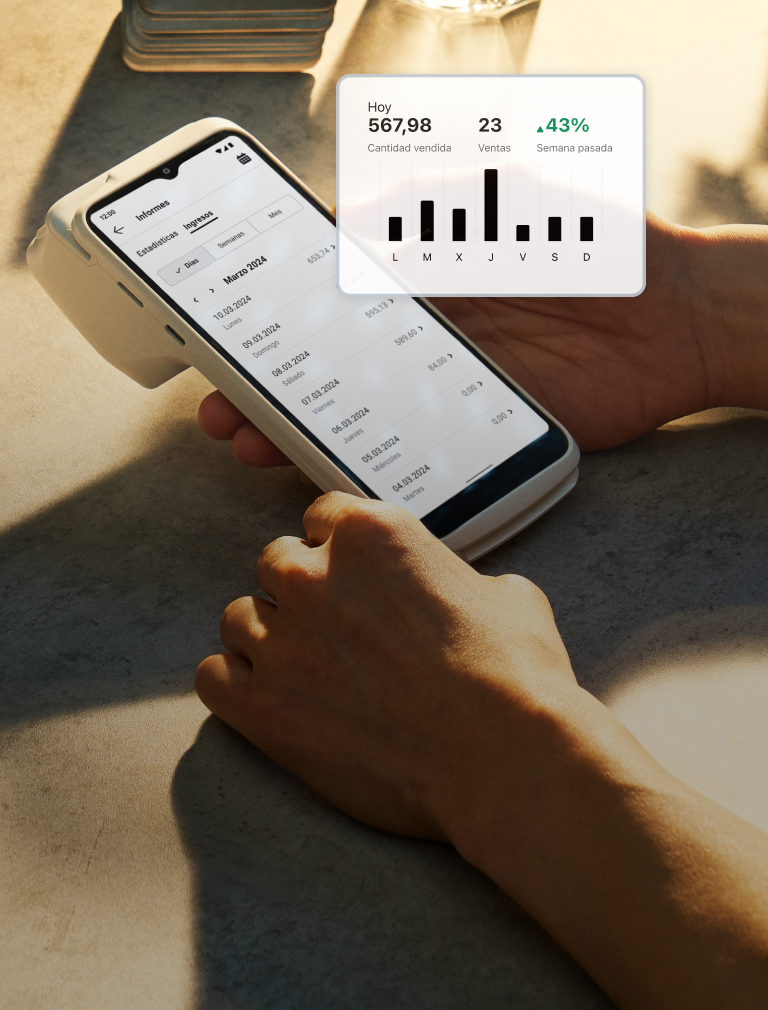 Consulta tus cifras en cualquier momento desde la pantalla de tu dispositivo y simplifica tus declaraciones de IVA con informes descargables.