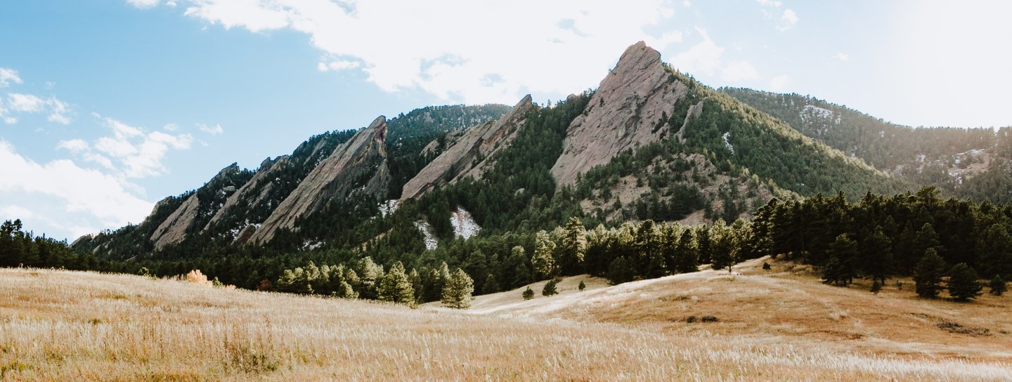 Flatirons mountains in Boulder, Colorado, on a sunny day