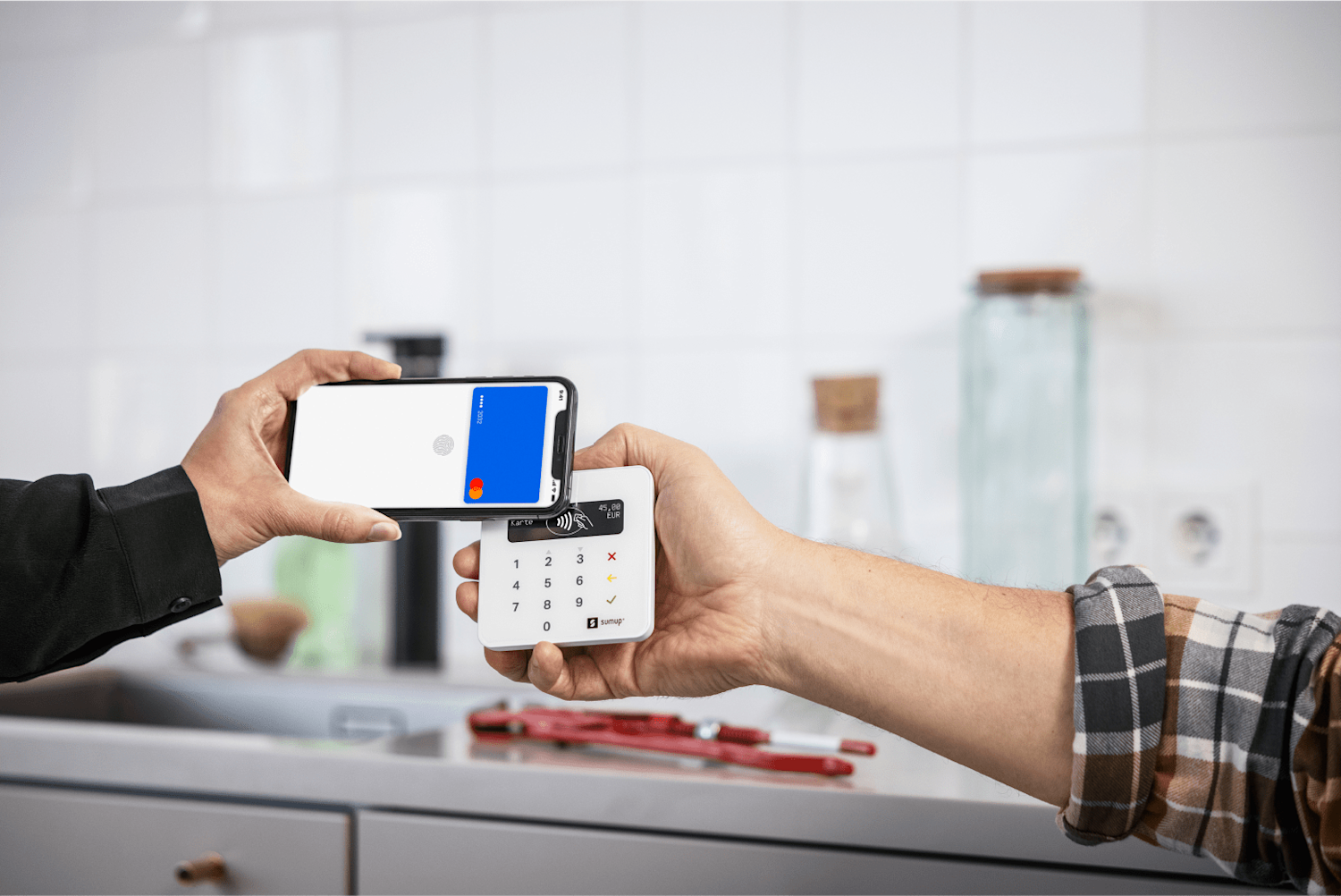 Mit dem Handy bezahlen und mobile Zahlungen annehmen