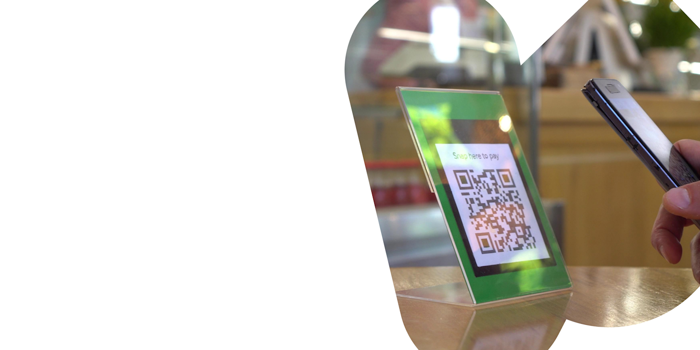 Einfach kontaktlose Zahlungen mit QR-Codes annehmen. Nehmen Sie Zahlungen dank QR-Codes überall entgegen: QR-Code anzeigen, scannen lassen und Zahlung akzeptieren.