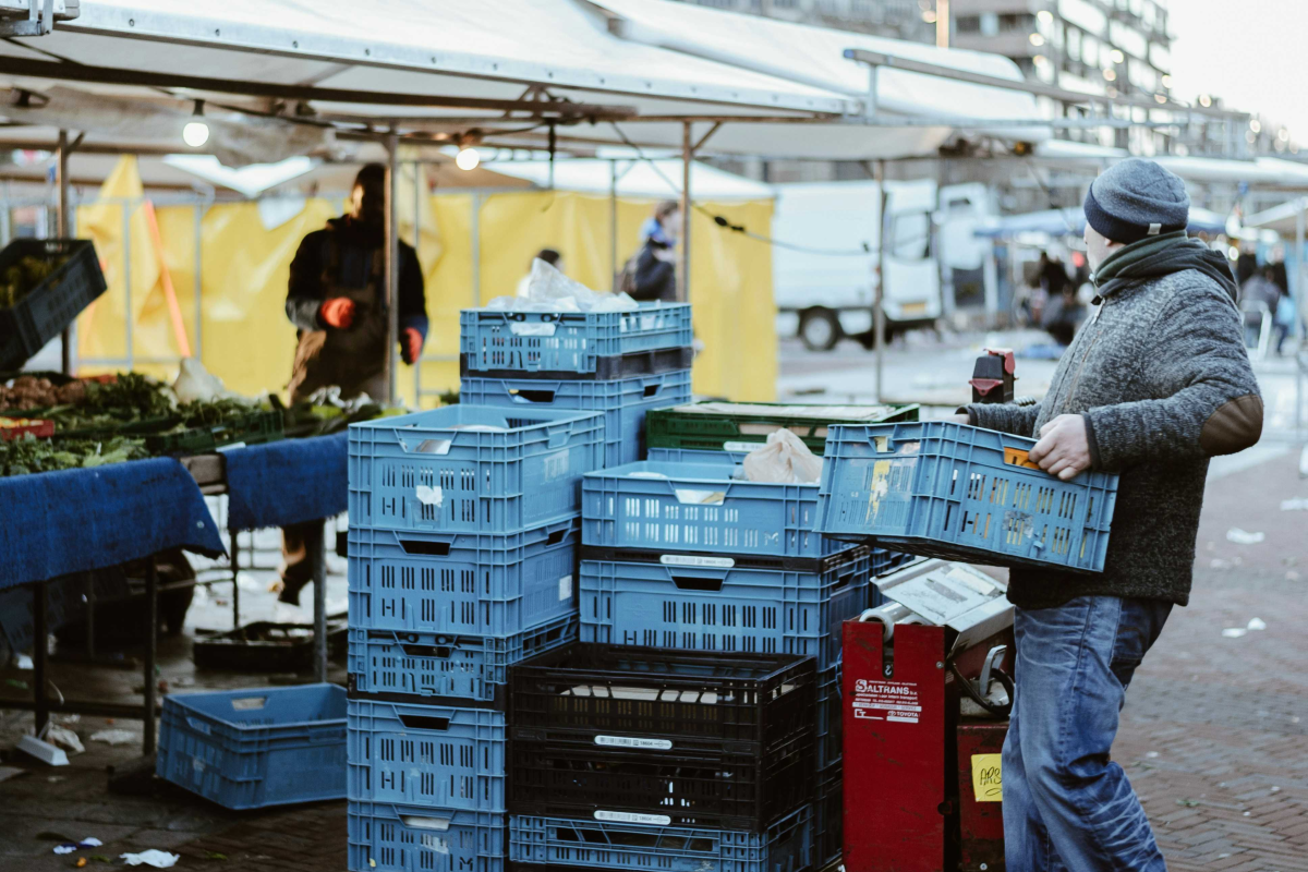 Saisonale Lebensmittel auf einem Markt