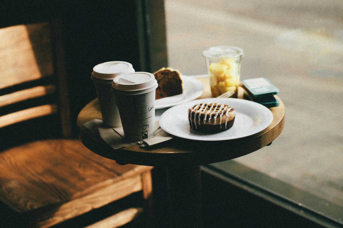 Coffee to go und Essen im eigenen Cafe