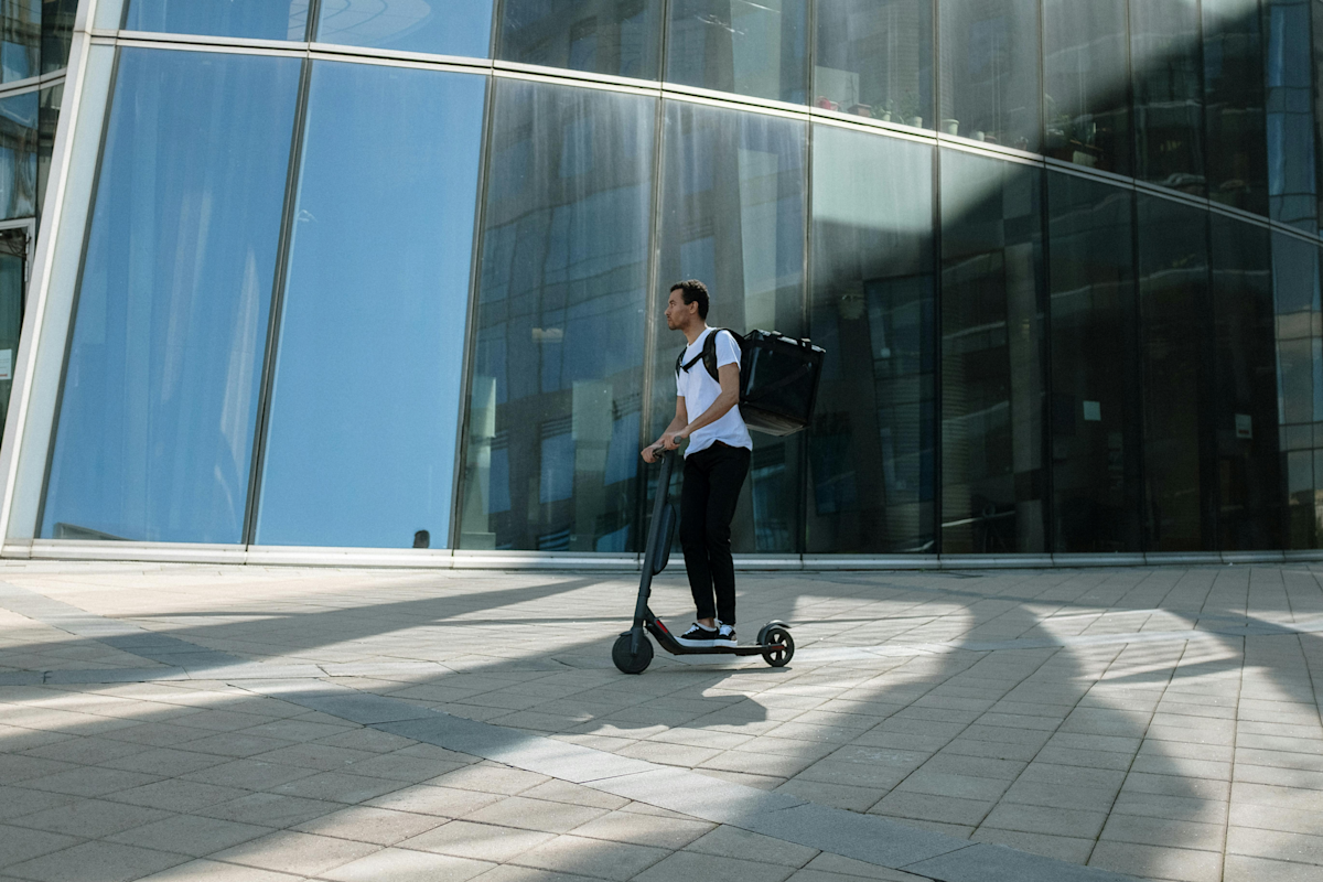 Mitarbeiter mit Job Bike