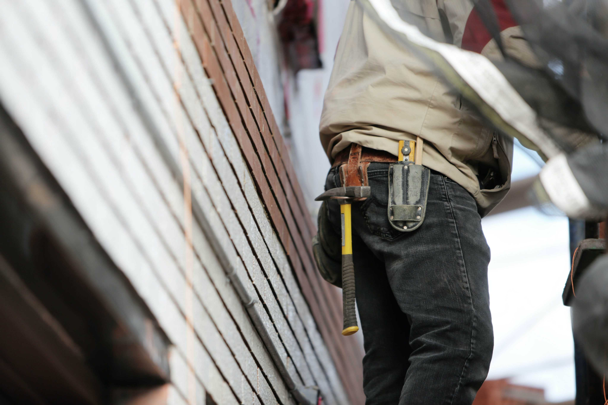 Verantwortlichkeiten regeln beim Arbeitsschutz auf Baustellen.