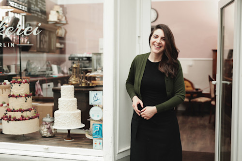 Dilek Topkara in front of her cake shop Dilekerei in Berlin.