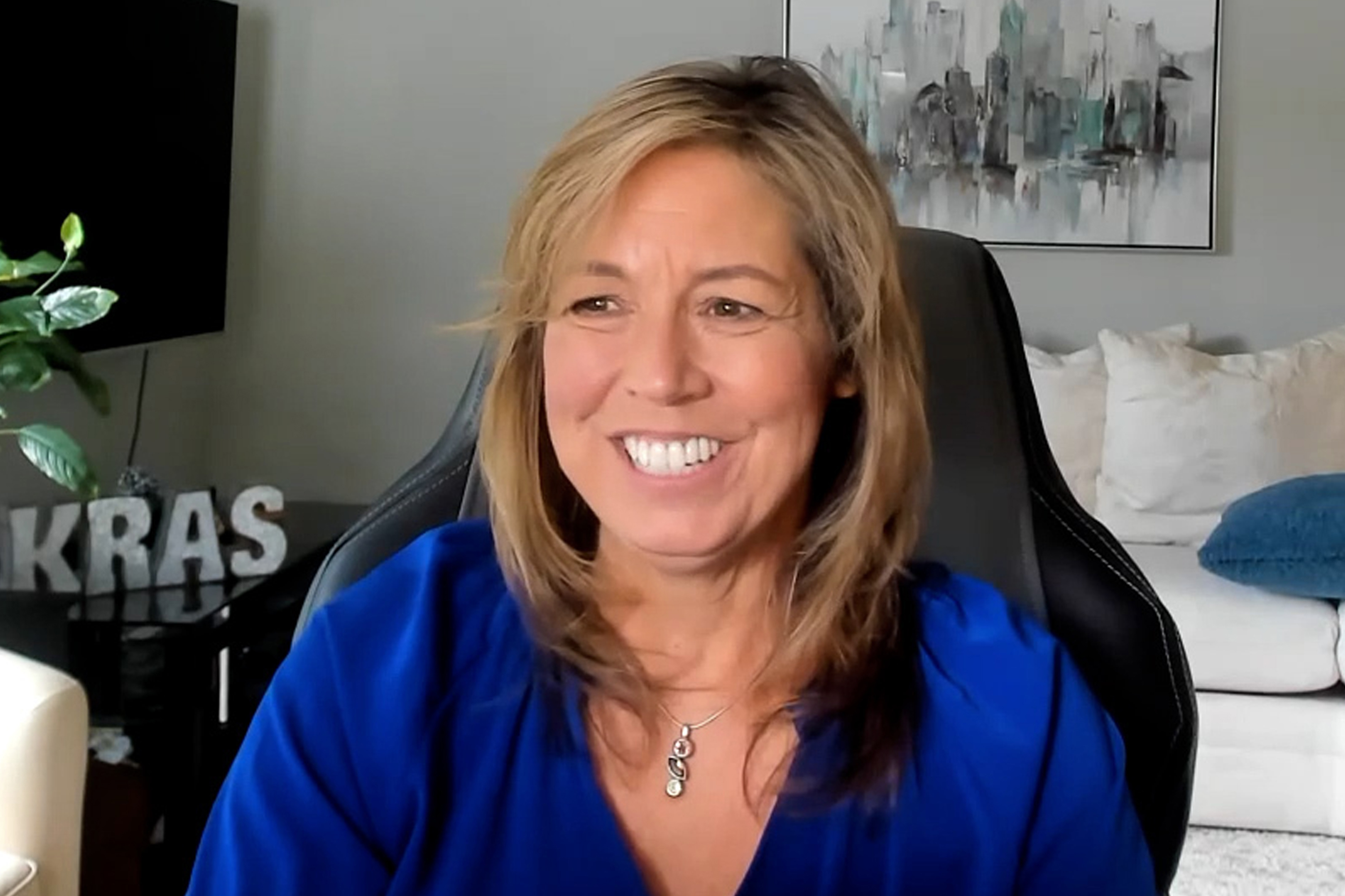 Unseen Photos: Glenda Lewis'S Cancer Journey - j1by97g