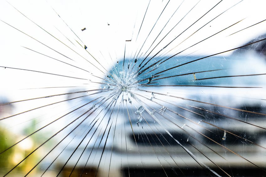 Shine Lawyers | Broken Windshield from accident | Shine Lawyers